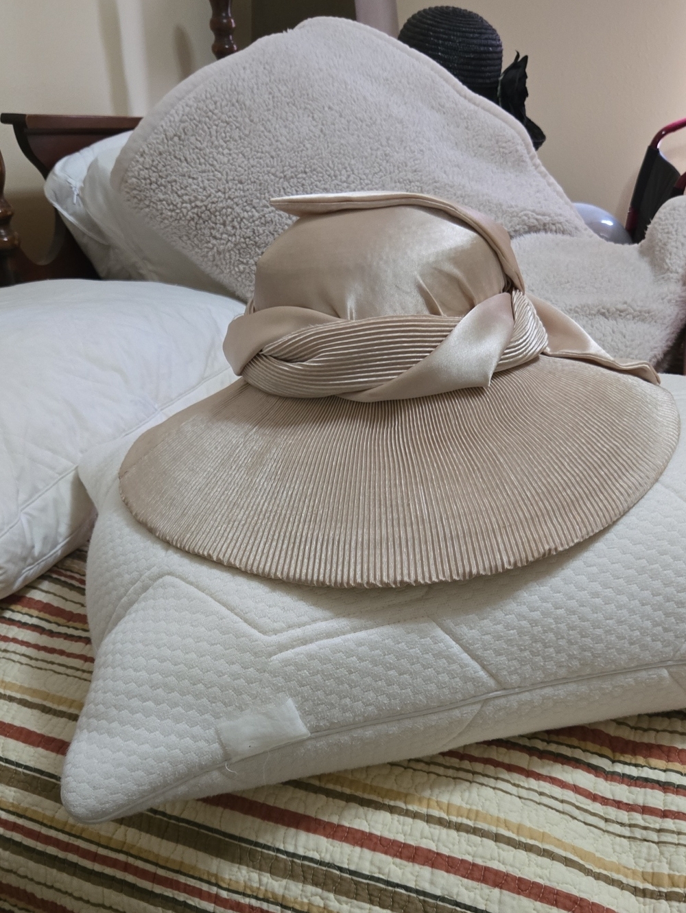 Source Unknown Satin-Trim Pleated Brim Women's Hat in Champagne Beige